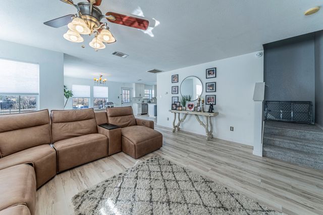 2216 La Salle Trail, Grand Prairie, TX 75052