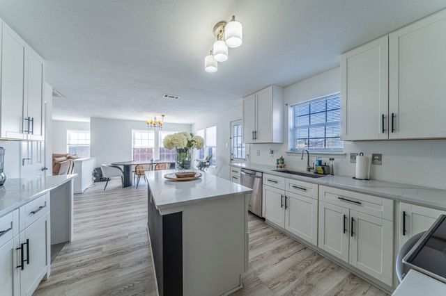 2216 La Salle Trail, Grand Prairie, TX 75052