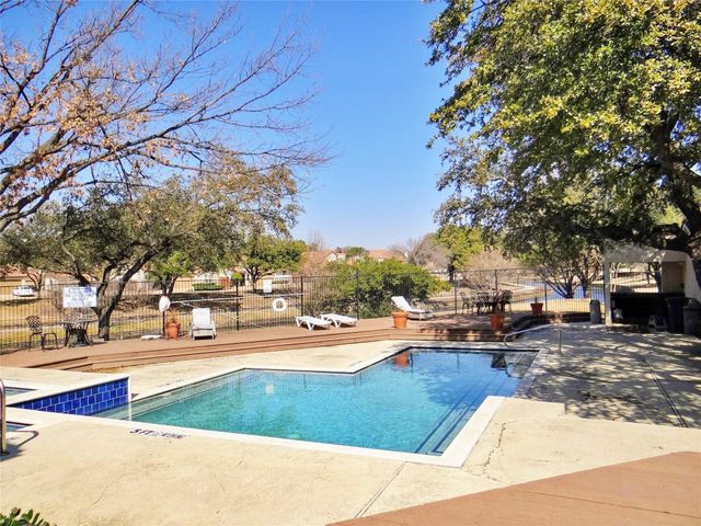517 Ranch Trail 127, Irving, TX 75063