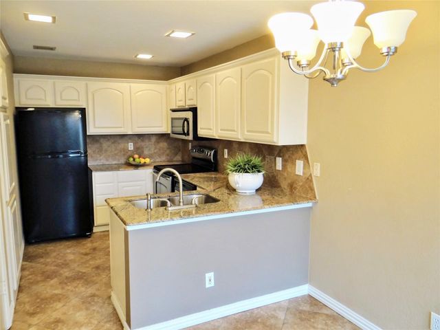 517 Ranch Trail 127, Irving, TX 75063