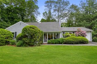 39 Larchwood Road, Larchmont, NY 10538