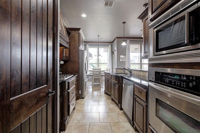 2600 SE 39th Street, Moore, OK 73160