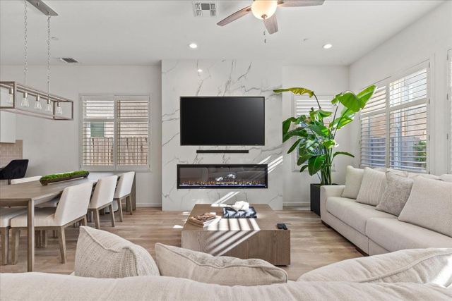 4127 Hydo Lake Way, Sacramento, CA 95834