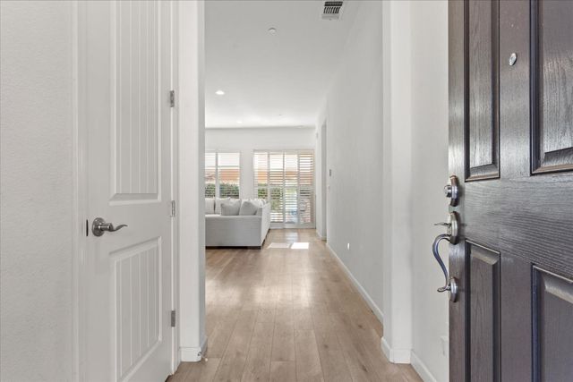 4127 Hydo Lake Way, Sacramento, CA 95834