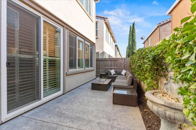 4127 Hydo Lake Way, Sacramento, CA 95834