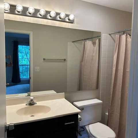 545 Woodcrest Drive 545, Mundelein, IL 60060