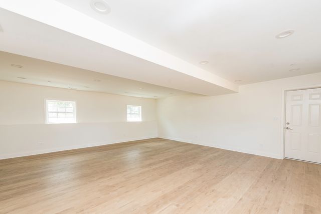 1521 Kenmore Avenue, Round Lake Beach, IL 60073