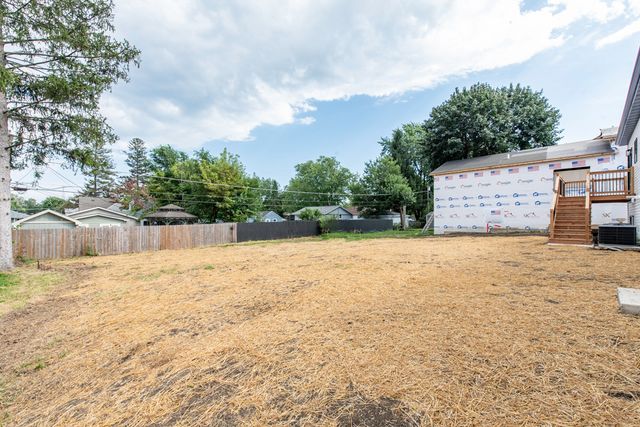 1521 Kenmore Avenue, Round Lake Beach, IL 60073
