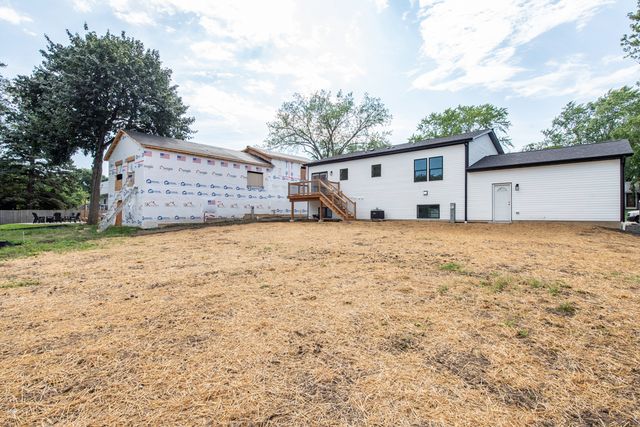 1521 Kenmore Avenue, Round Lake Beach, IL 60073