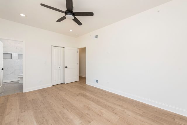 1521 Kenmore Avenue, Round Lake Beach, IL 60073