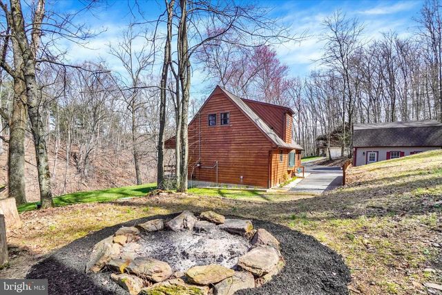 82 FOX CREEK RD, Wrightsville, PA 17368