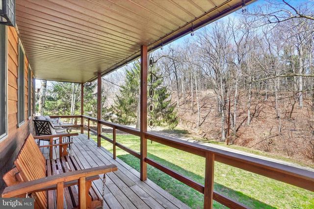 82 FOX CREEK RD, Wrightsville, PA 17368