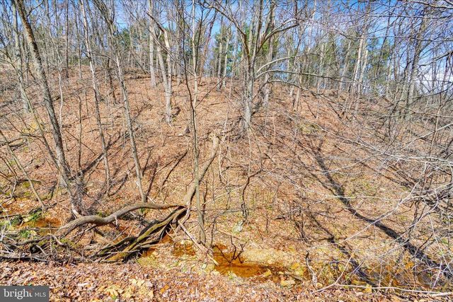 82 FOX CREEK RD, Wrightsville, PA 17368