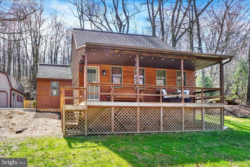 82 FOX CREEK RD, Wrightsville, PA 17368