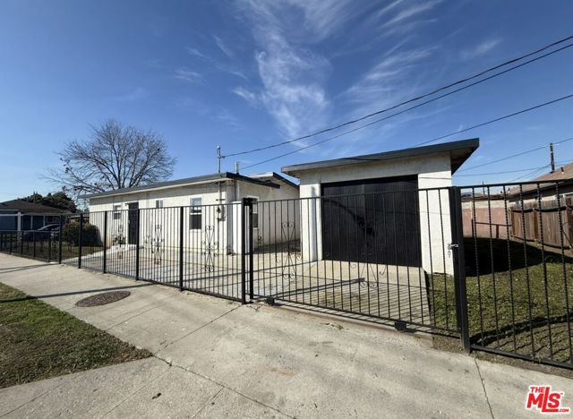 959 E 105th Street, Los Angeles, CA 90002