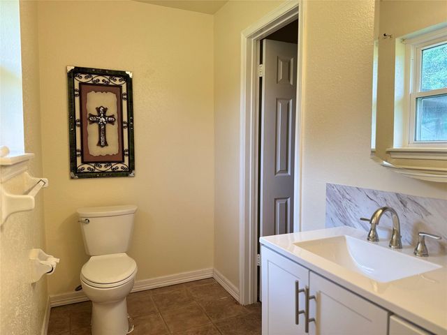 688 County Road 6681, Dayton, TX 77535