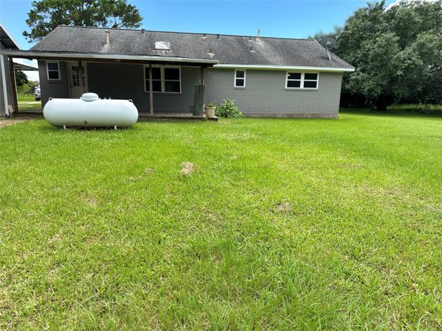 688 County Road 6681, Dayton, TX 77535