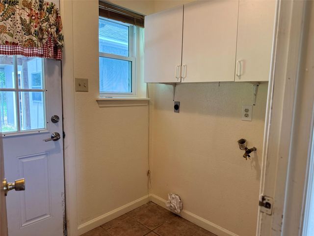 688 County Road 6681, Dayton, TX 77535
