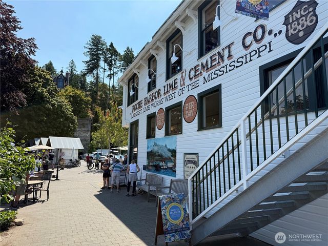 24 Mossyrock Road, Friday Harbor, WA 98250