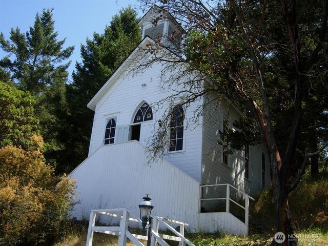 24 Mossyrock Road, Friday Harbor, WA 98250