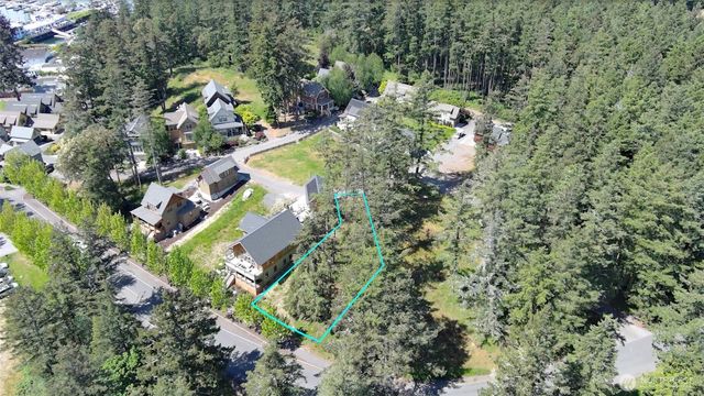 24 Mossyrock Road, Friday Harbor, WA 98250