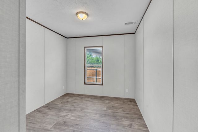 815 Thicket Trail, Granbury, TX 76048