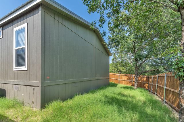 815 Thicket Trail, Granbury, TX 76048