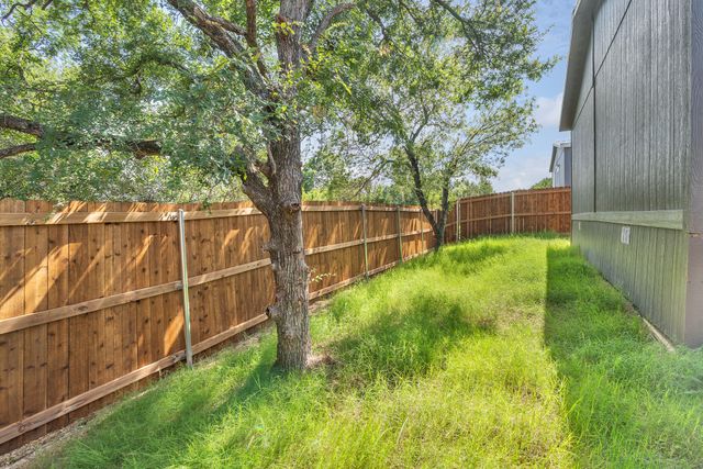 815 Thicket Trail, Granbury, TX 76048