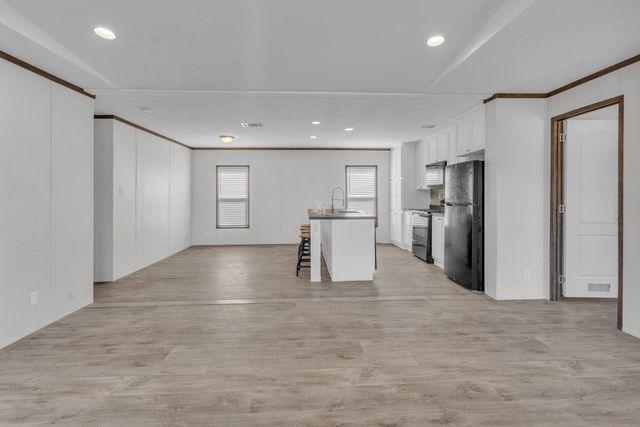 815 Thicket Trail, Granbury, TX 76048