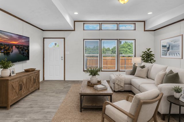815 Thicket Trail, Granbury, TX 76048