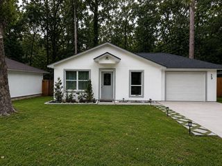 29 N Wavy Oak Circle, The Woodlands, TX 77381