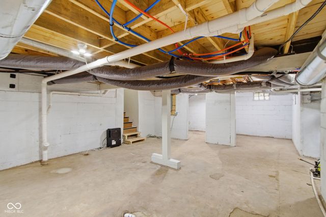 2102 W 9th Street, Anderson, IN 46016