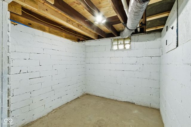 2102 W 9th Street, Anderson, IN 46016