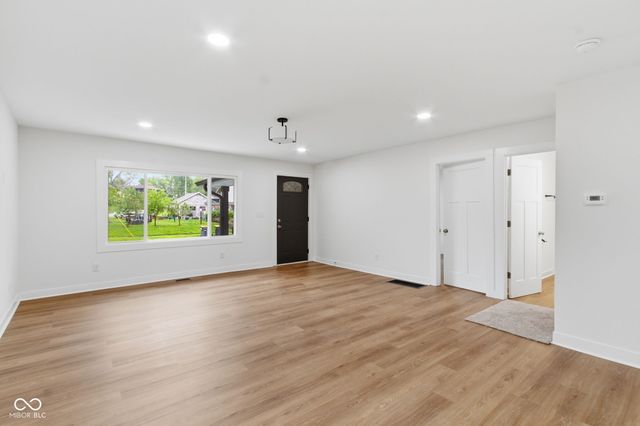 2102 W 9th Street, Anderson, IN 46016
