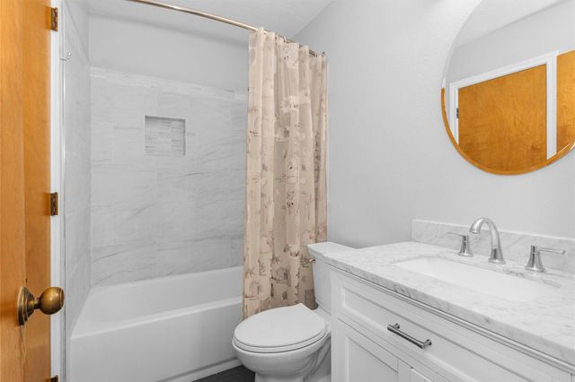 6878 Kingston Cove Lane, Willis, TX 77318