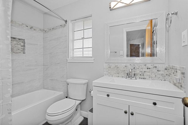 6878 Kingston Cove Lane, Willis, TX 77318