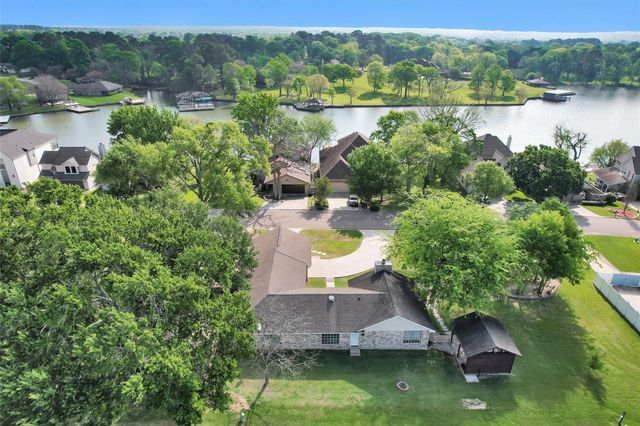 6878 Kingston Cove Lane, Willis, TX 77318