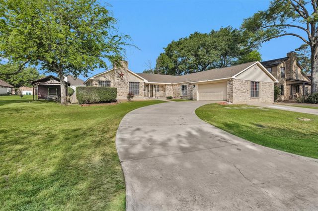 6878 Kingston Cove Lane, Willis, TX 77318