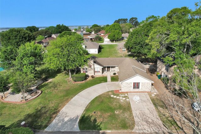 6878 Kingston Cove Lane, Willis, TX 77318