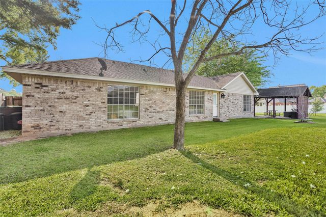 6878 Kingston Cove Lane, Willis, TX 77318