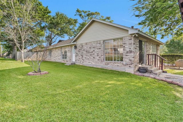 6878 Kingston Cove Lane, Willis, TX 77318