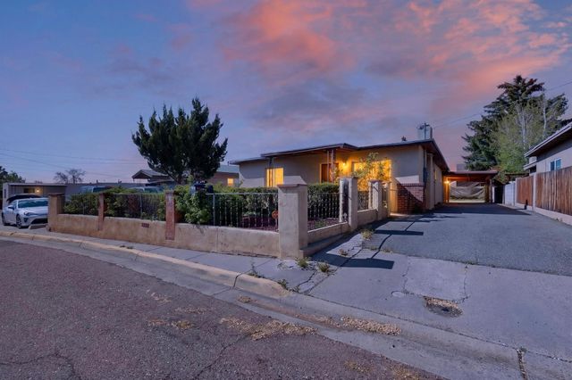 727 Columbia Street, Santa Fe, NM 87505
