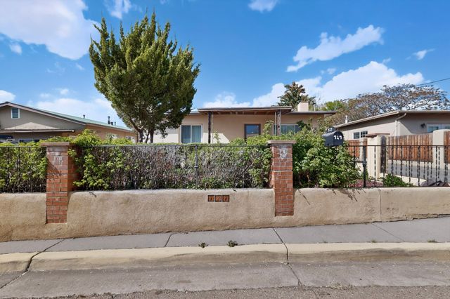 727 Columbia Street, Santa Fe, NM 87505