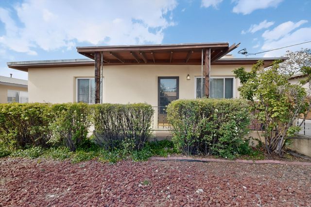 727 Columbia Street, Santa Fe, NM 87505