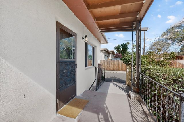 727 Columbia Street, Santa Fe, NM 87505