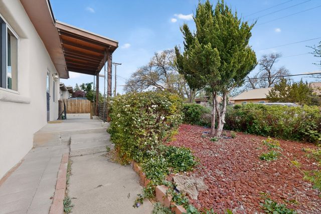 727 Columbia Street, Santa Fe, NM 87505