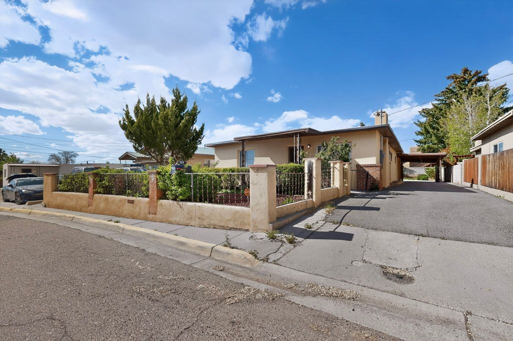 727 Columbia Street, Santa Fe, NM 87505