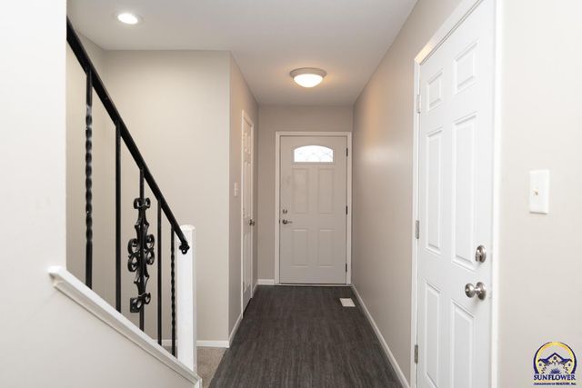 3036 SW Randolph AVE, Topeka, KS 66611