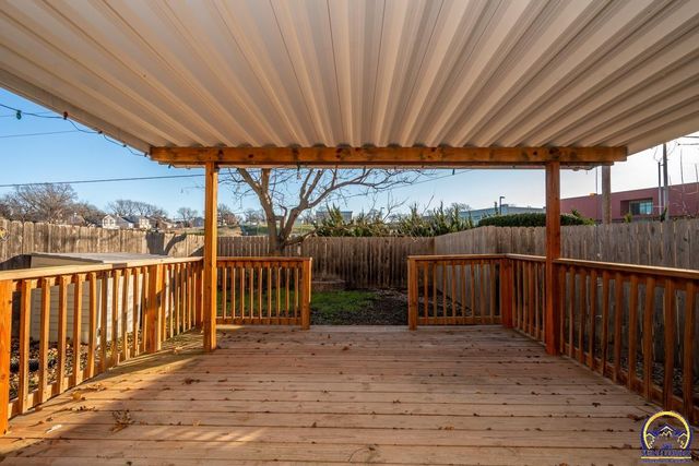 3036 SW Randolph AVE, Topeka, KS 66611