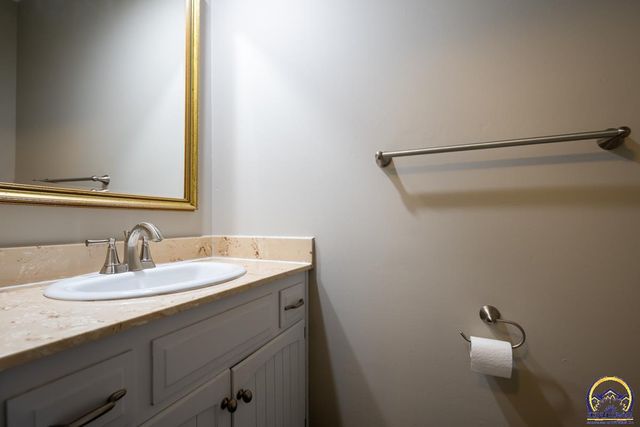 3036 SW Randolph AVE, Topeka, KS 66611